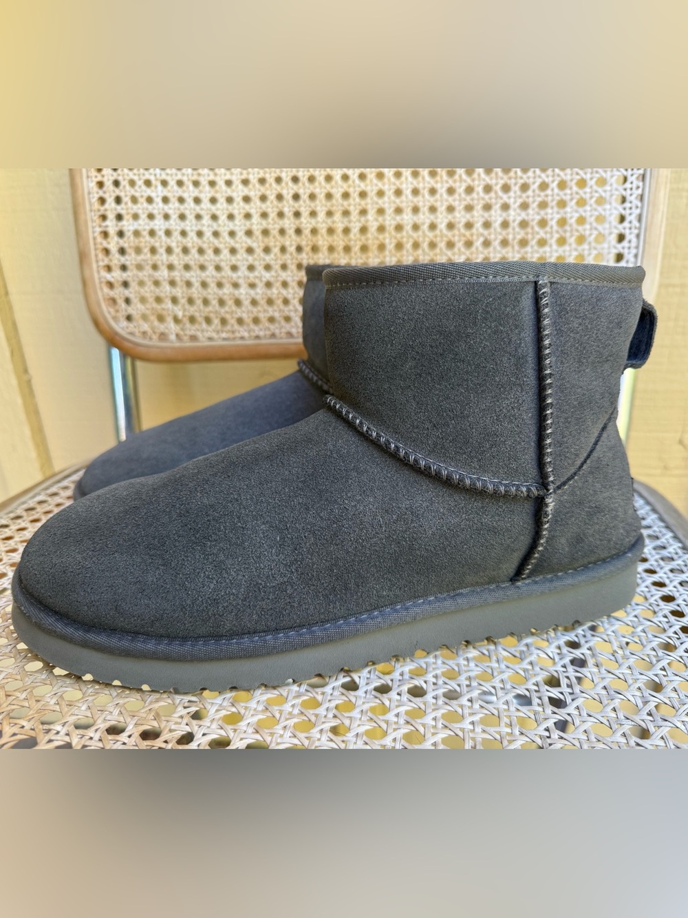Koolaburra by UGG Mini Ankle Boots Gray Suede Faux Fur Lined Women’s Size 10 - Picture 4 of 6